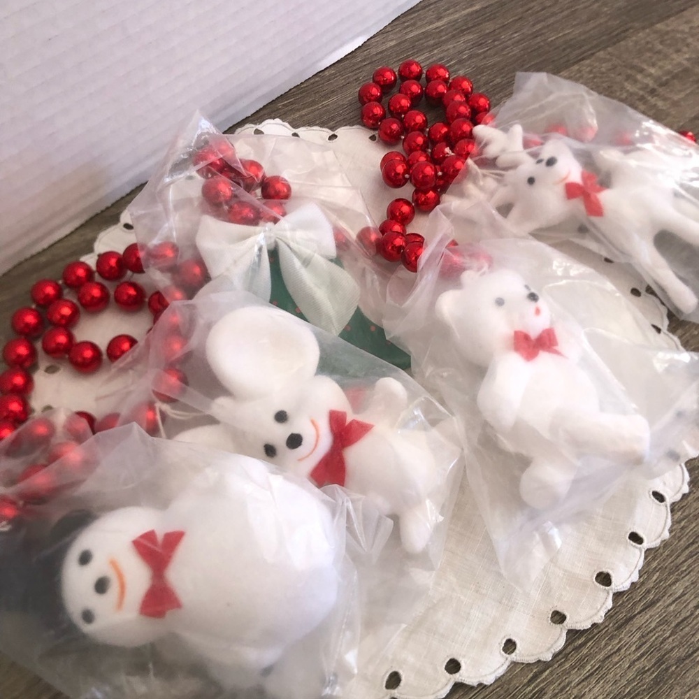 Vtg Beaded Garland with Flocked Animals - Picture 2 of 10
